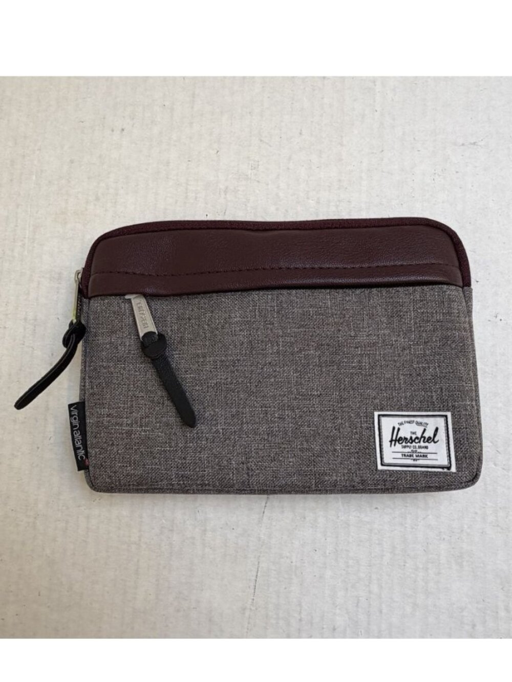 Herschel Supply Co Travel Kit Tech Pouch Organizer Gray Zip Case Brown Trim
